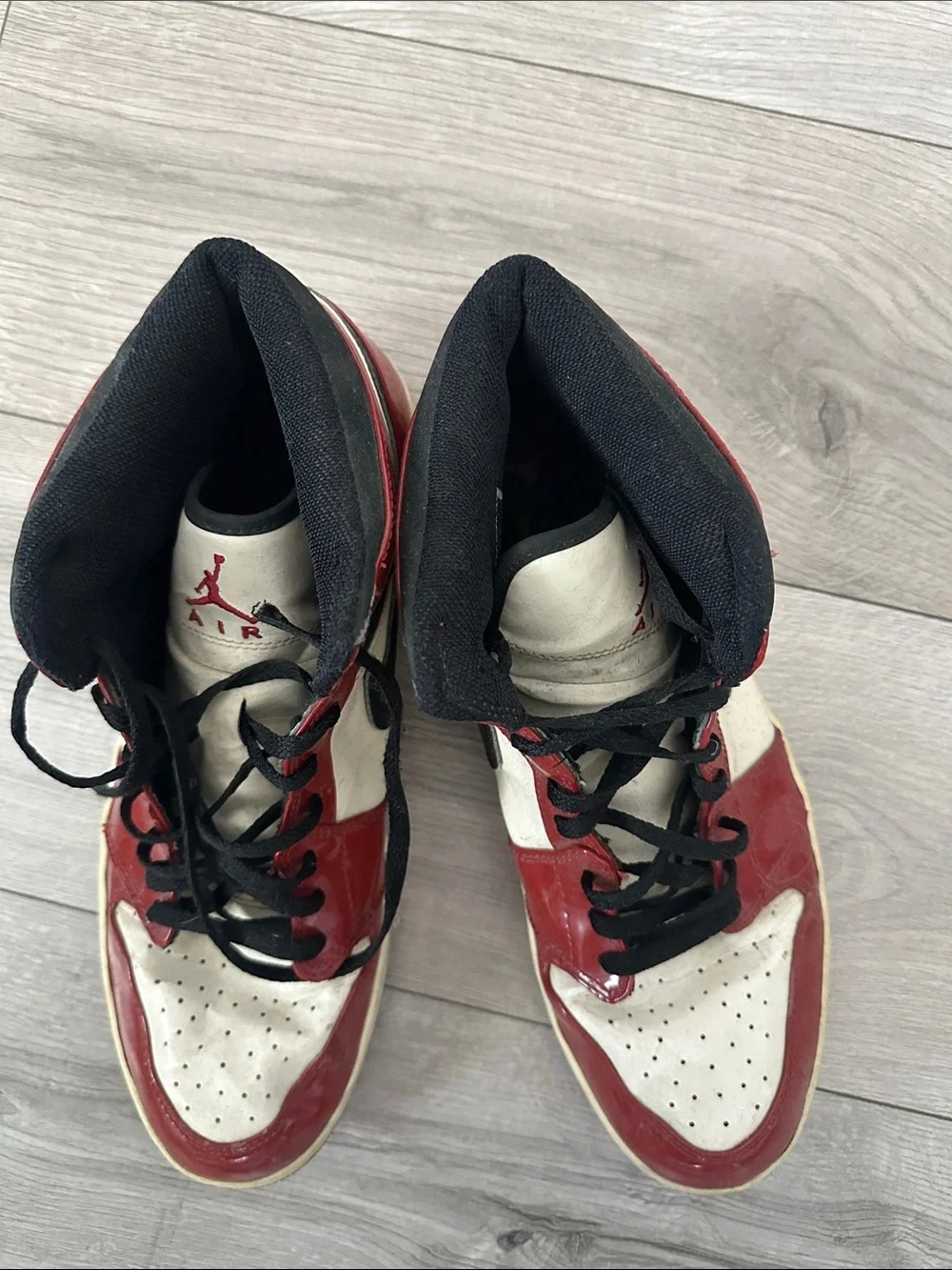 Jordan Chicago 1’s 2003 release with Black Laces